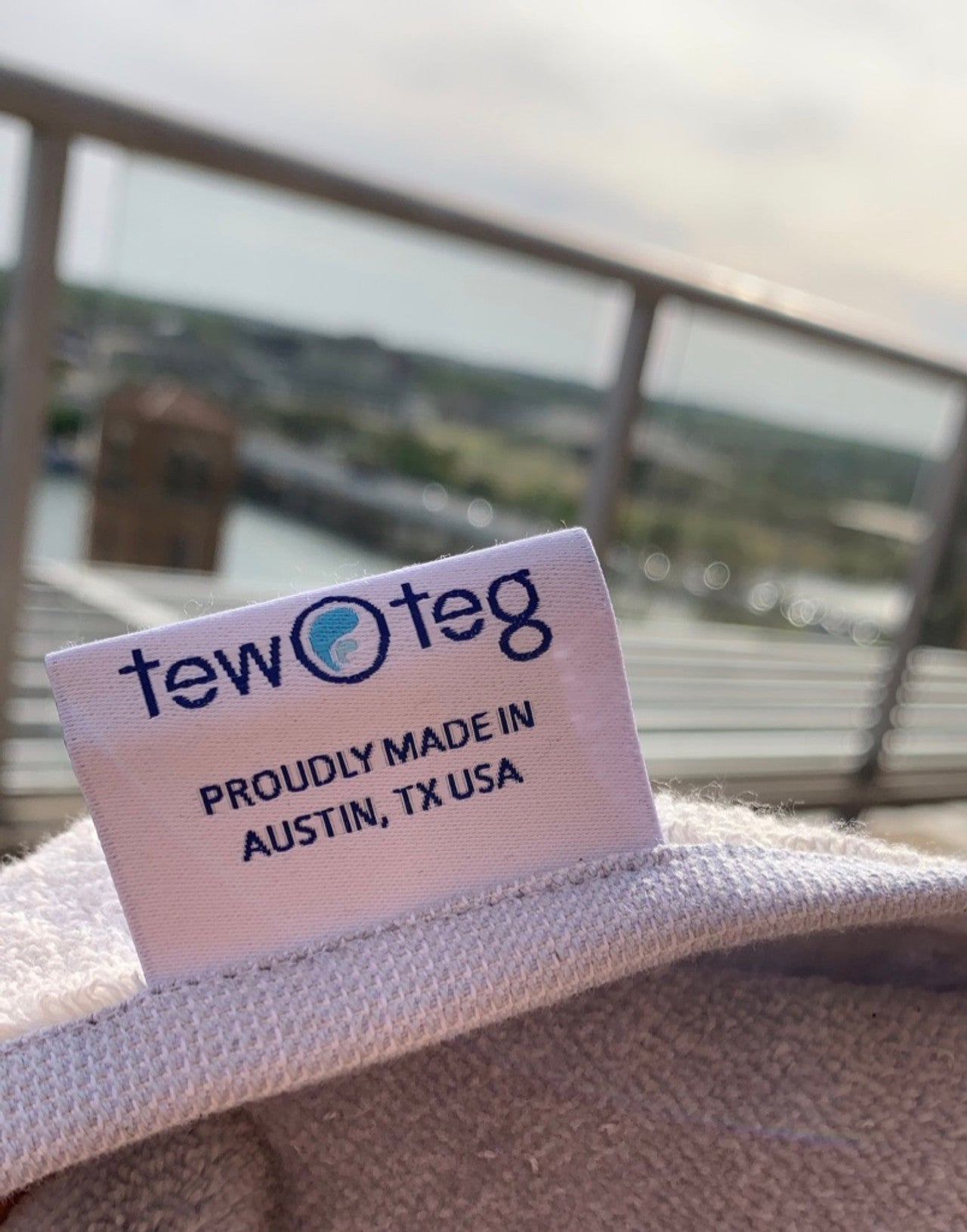 TewTeg Performance Towel Bright Grey/Cream - Premium Car Seat Wrap & Towel